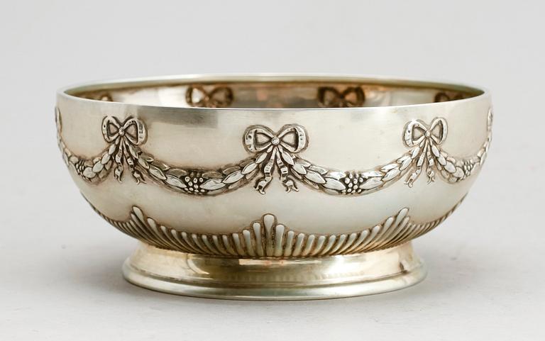 SKÅL, silver, CG Hallberg, Stockholm 1909. Vikt ca 287 g.