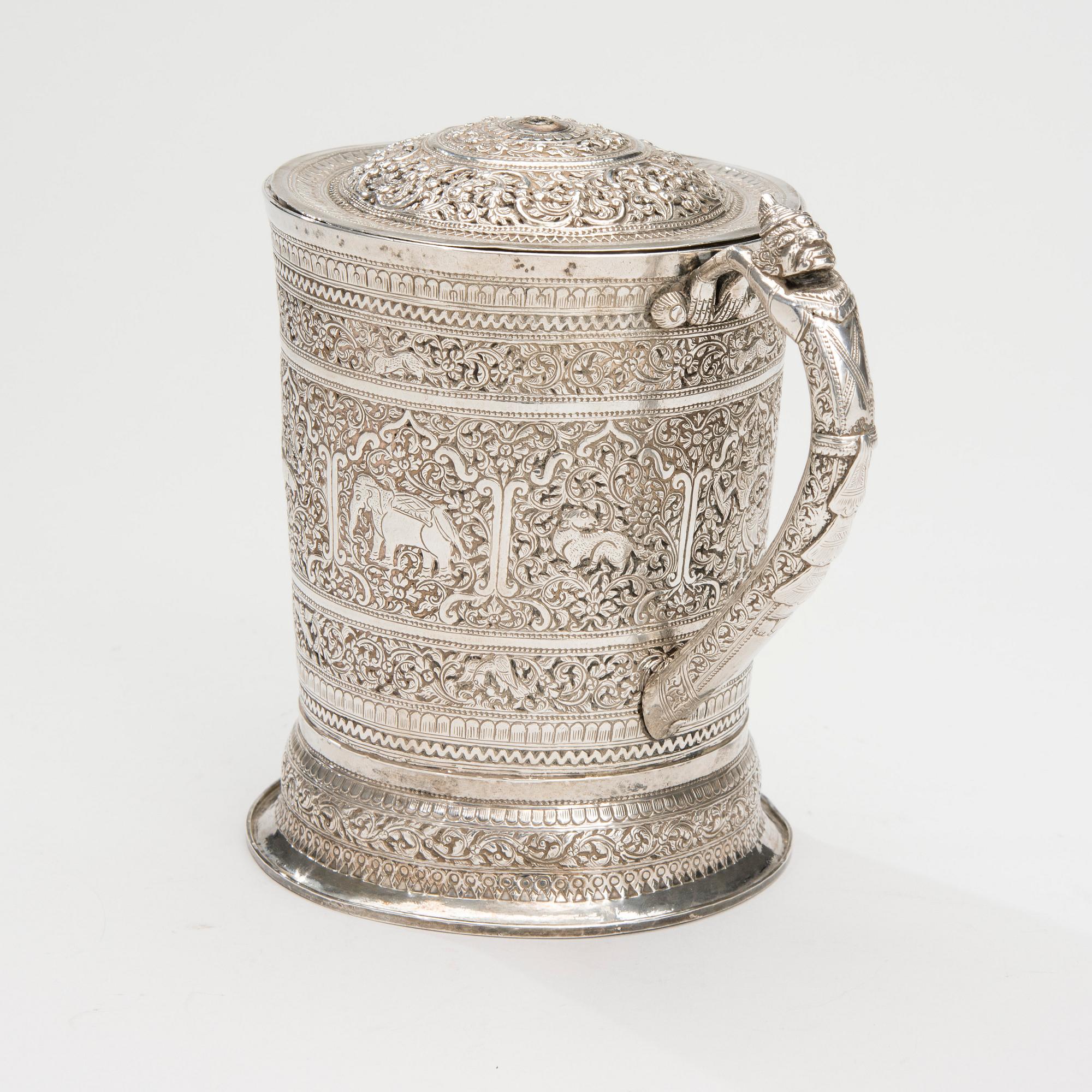STOP, ostämplat silver, Sydostasien, 1900-talets senare hälft. Vikt ca 596,3 g.