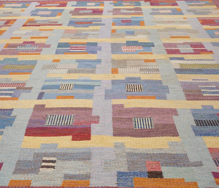 Agda Österberg, A CARPET, flat weave, ca 356,5 x 241 cm, signed AÖ and embroidered at the back AGDA ÖSTERBERG.