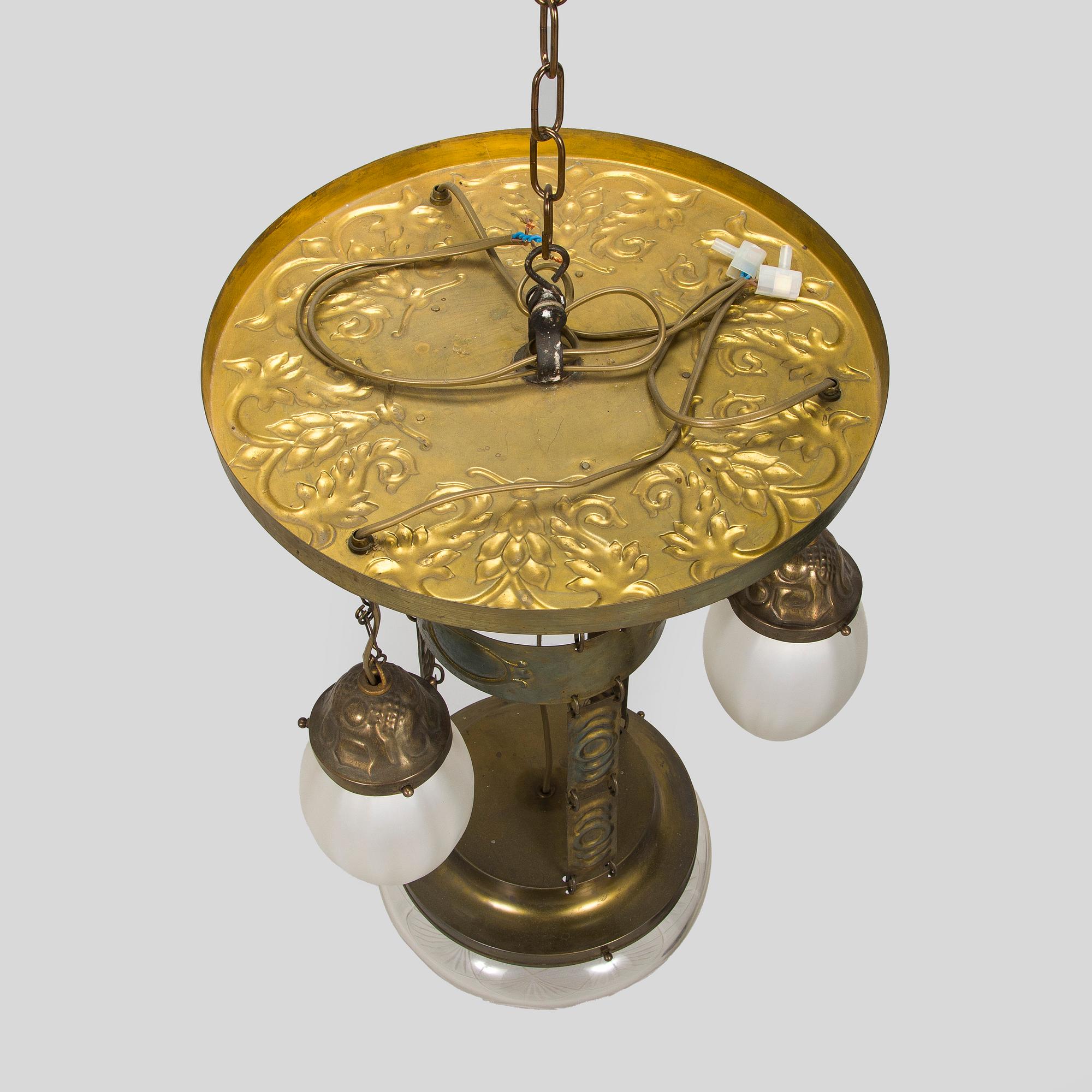 An early 20th century ceiling lamp.