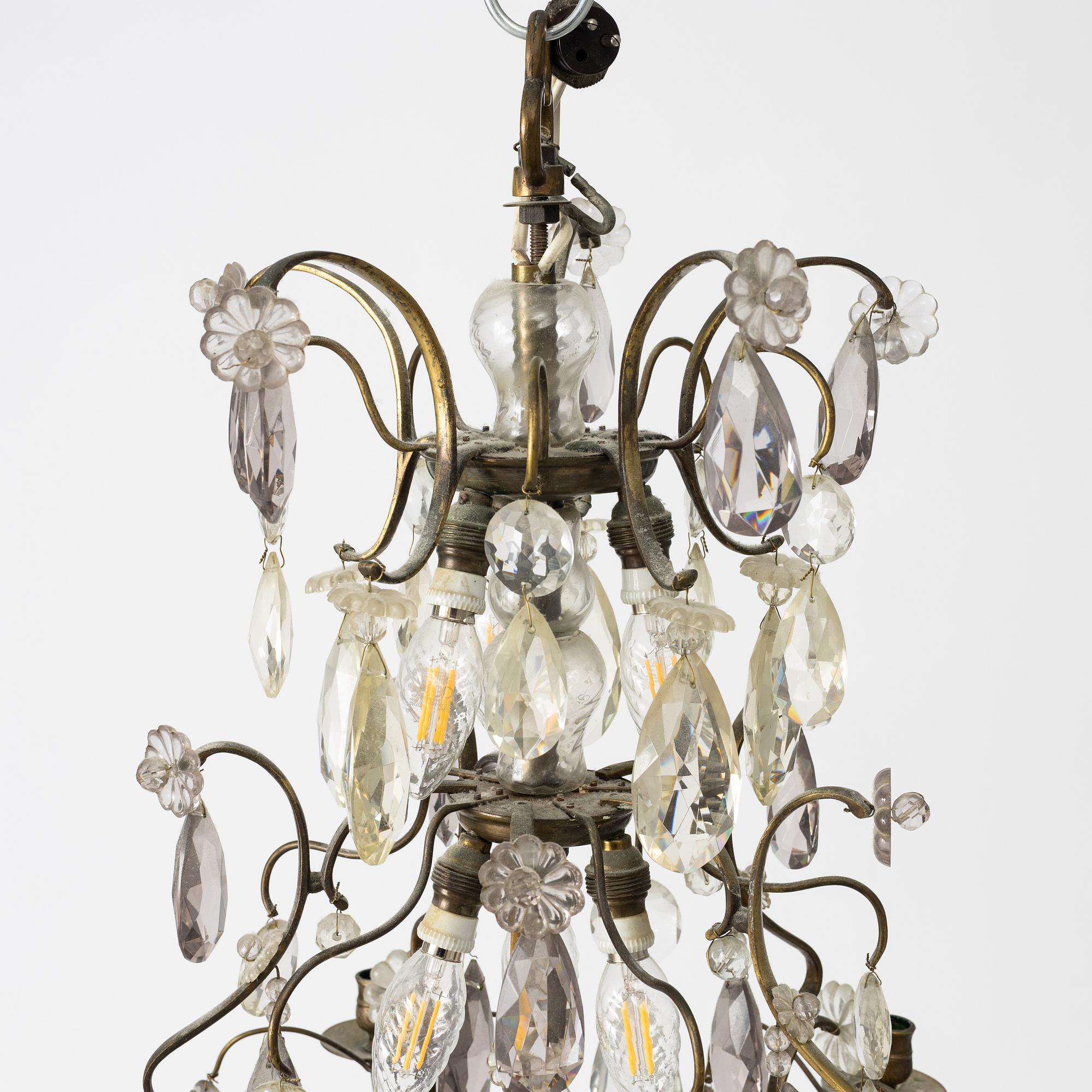A Rococo style chandelier, early 20th Century.