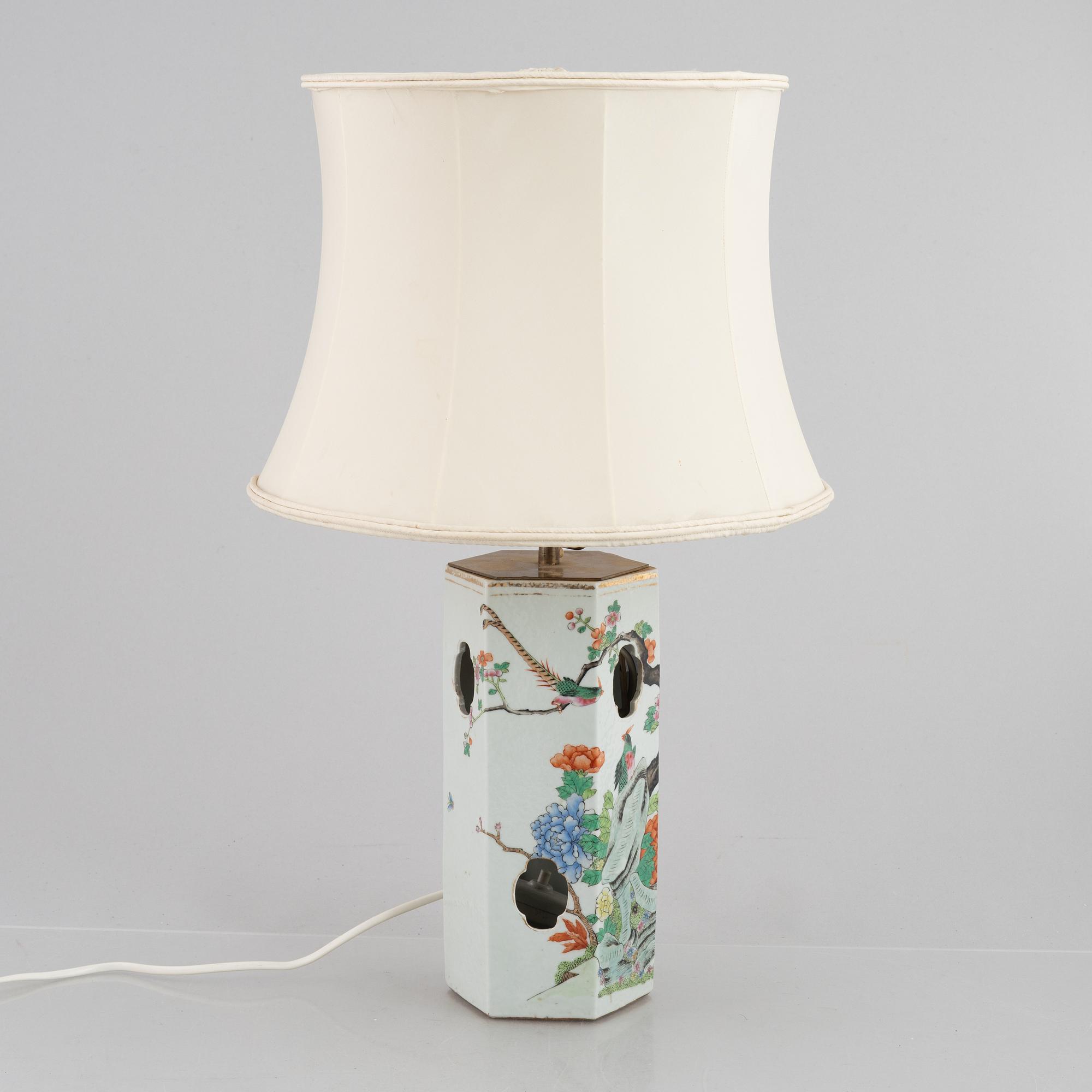 A porcelain hat stand made into a table lamp, China, early 20th century.