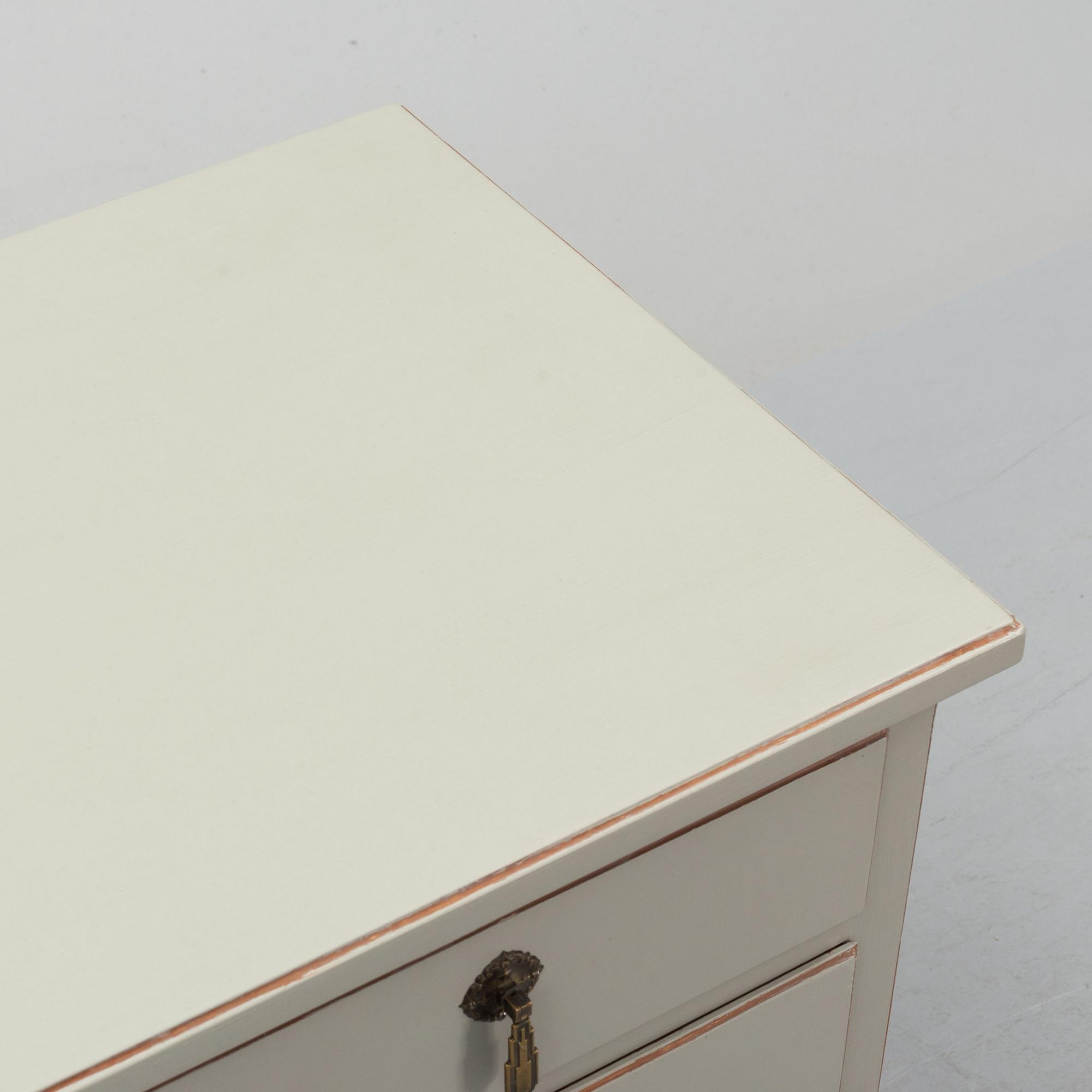 A painted chest of drawers, 1920's/30's.