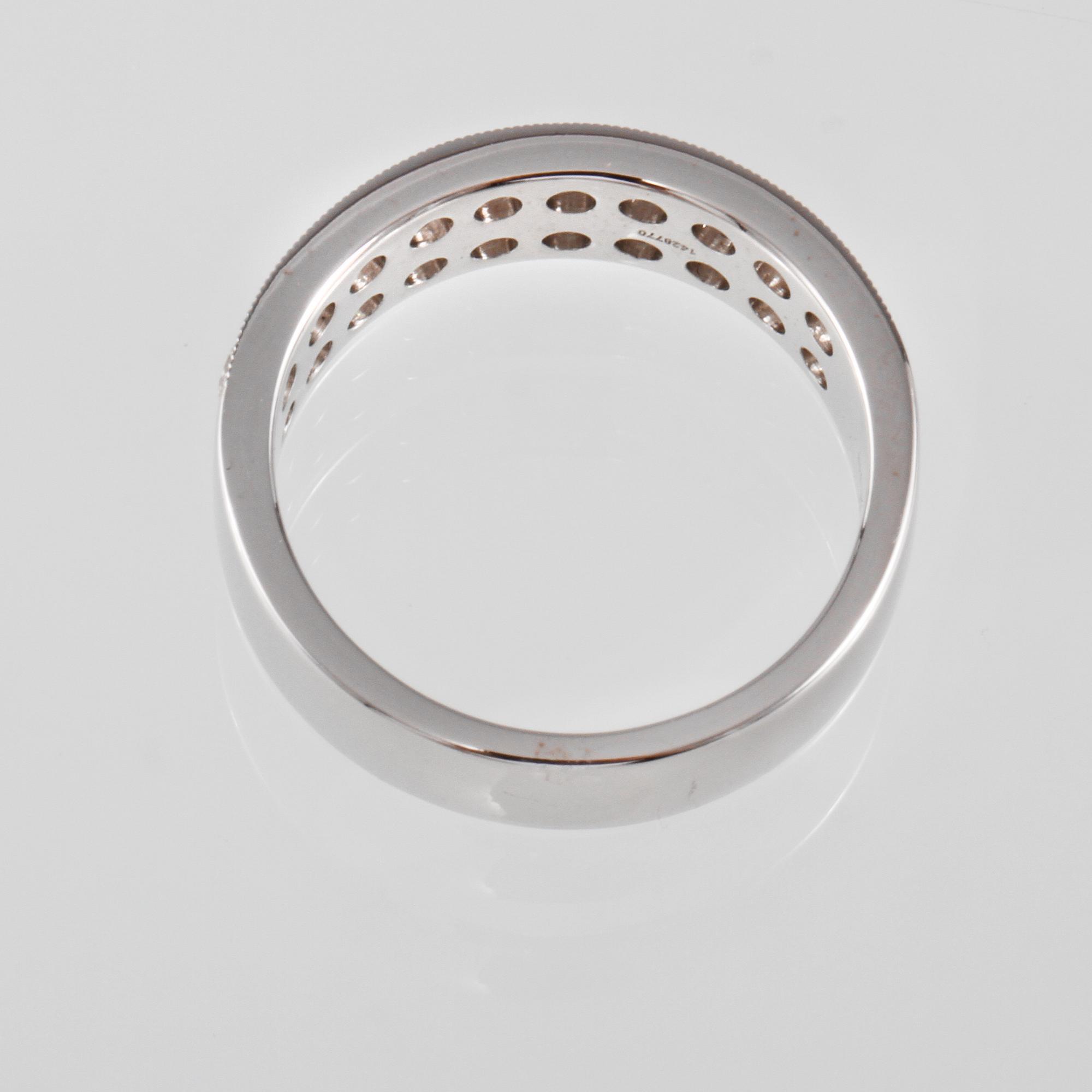 RING, 18k vitguld med 20 briljantslipade diamanter, ca 1.16  ct. Vikt 7 g.
