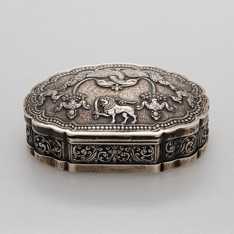 Dosa, silver, Kandyan Arts Association, Sri Lanka, sannolikt 1900-talets första hälft.