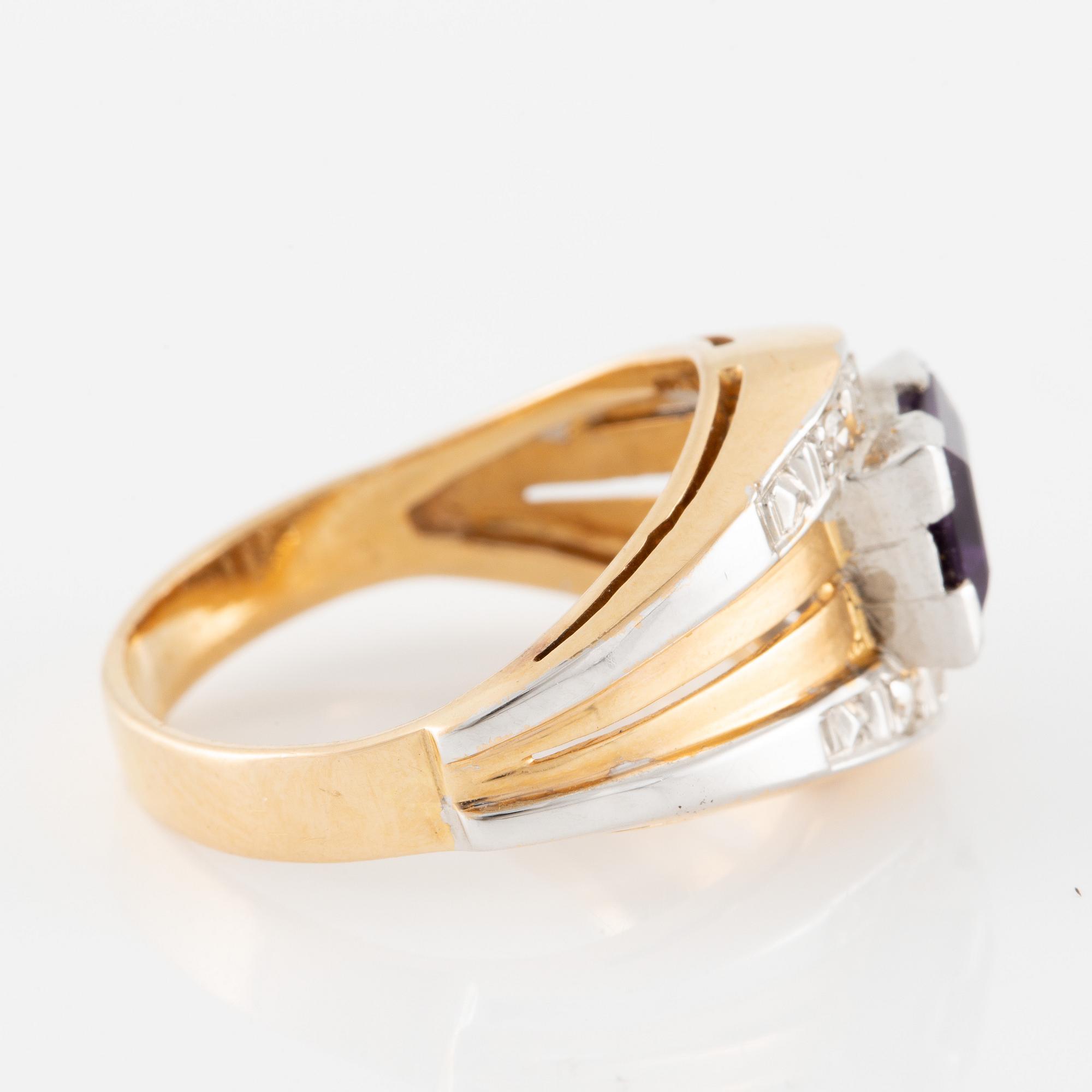 Ring, 18K gold with amethyst and eight-cut diamonds.