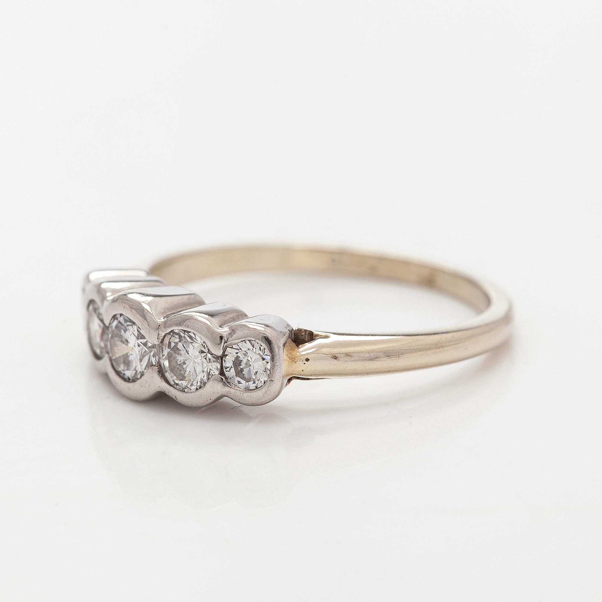 Ring, brilliant cut diamonds, 14K white gold.
