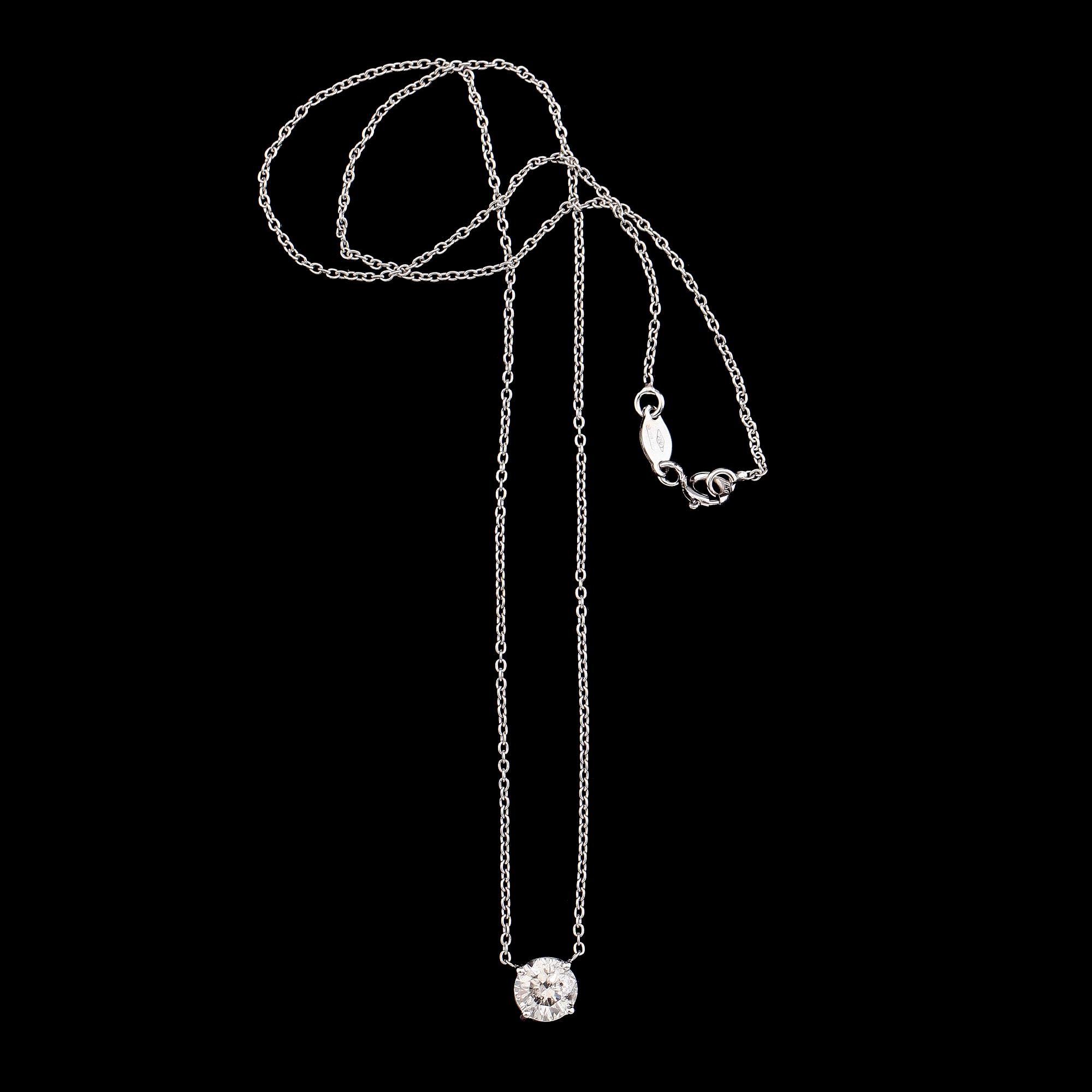 HÄNGE MED KEDJA, 18K vitguld, solitär briljantslipad diamant ca 1.02 ct.