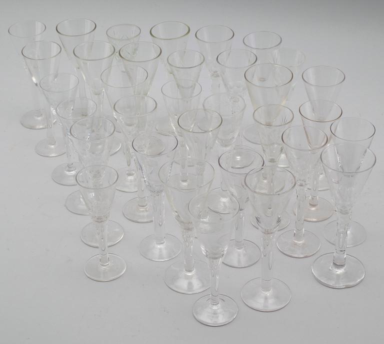 SNAPSGLAS, 33 st, olika modeller, 1900-talets första hälft.