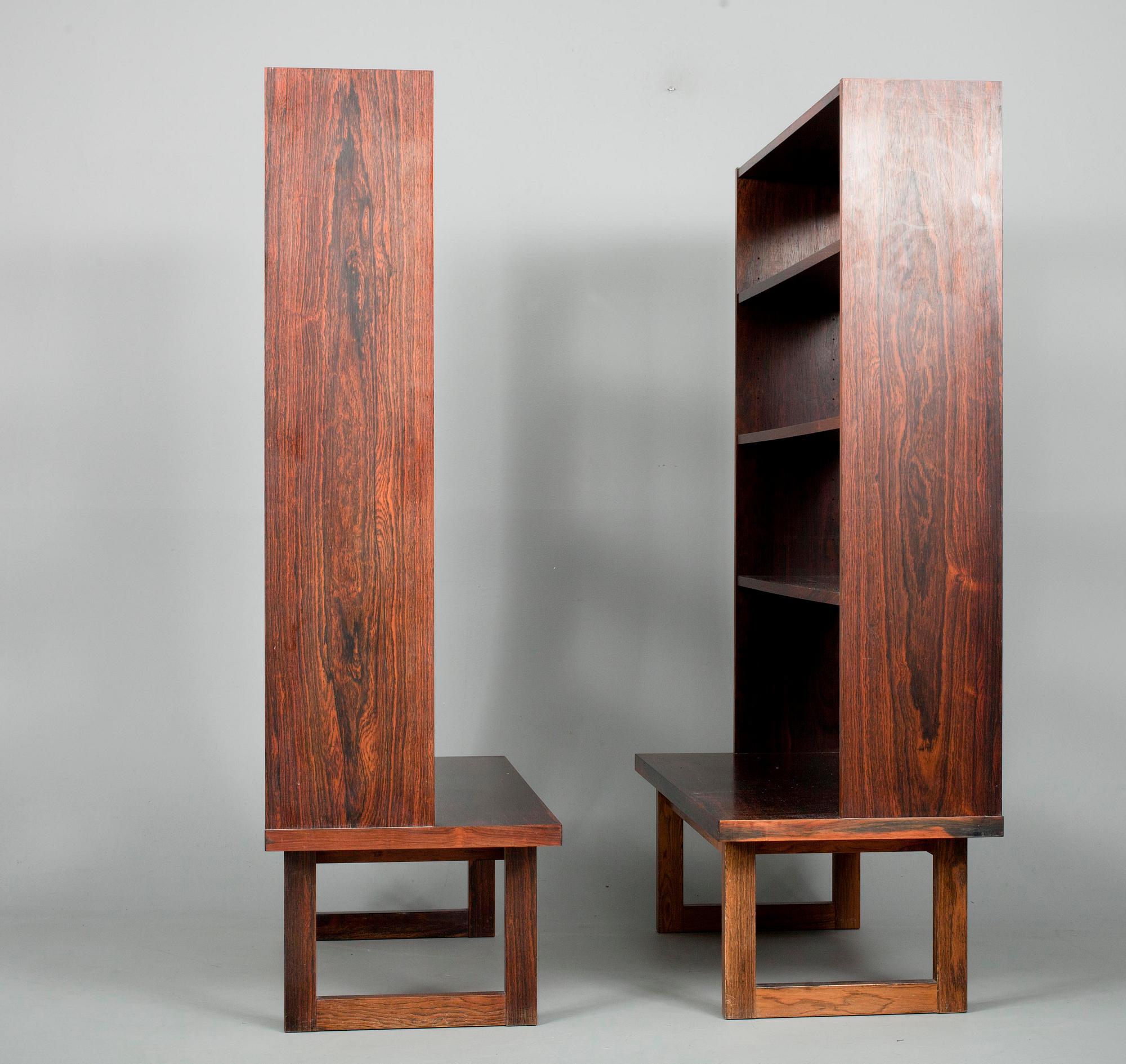 BOKHYLLOR, 2 st, 1900-talets senare hälft.