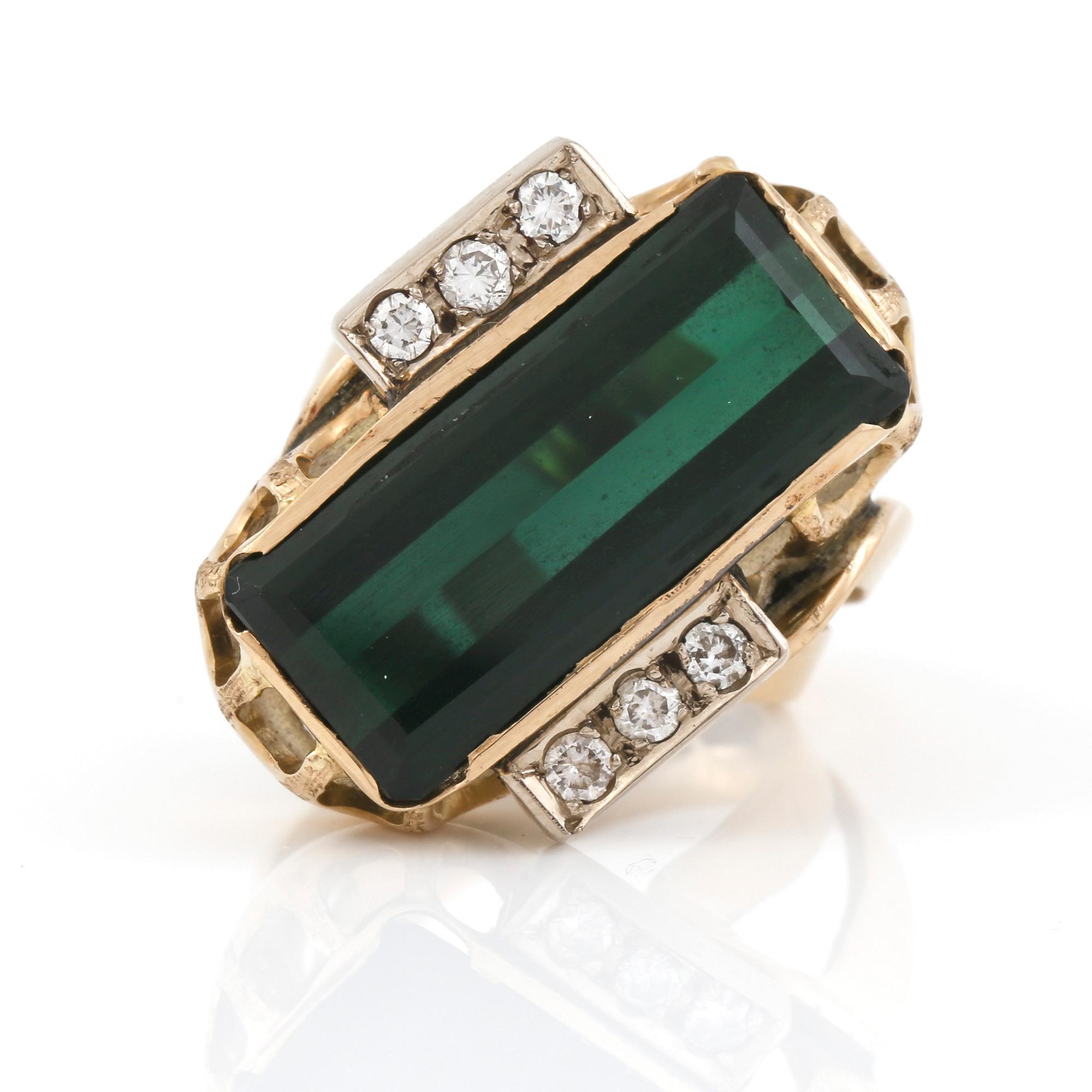 RING, guld 18K, turmalin och sex mindre diamanter, otydbara svenska stämplar, 1900-talets andra hälft. Vikt  ca 11 gram.
