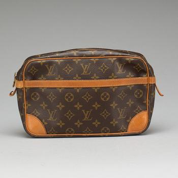 NECESSÄR, Louis Vuitton.