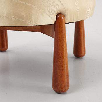 Josef Frank, a  model "B2019" stool, Firma Svenskt Tenn, pre 1985.