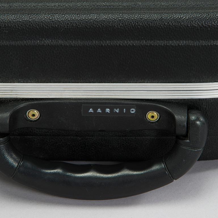 Eero Aarnio, kitara, " Copacabana Guitar", signeerattu Eero Aarnio, Lottonen Guitars, 2006.