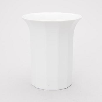 A 53 piece "Winterreise" & "Polygon"  dinner/coffee set by Rut Bryk and Tapio Wirkkala for Rosenthal. Late 20th century.