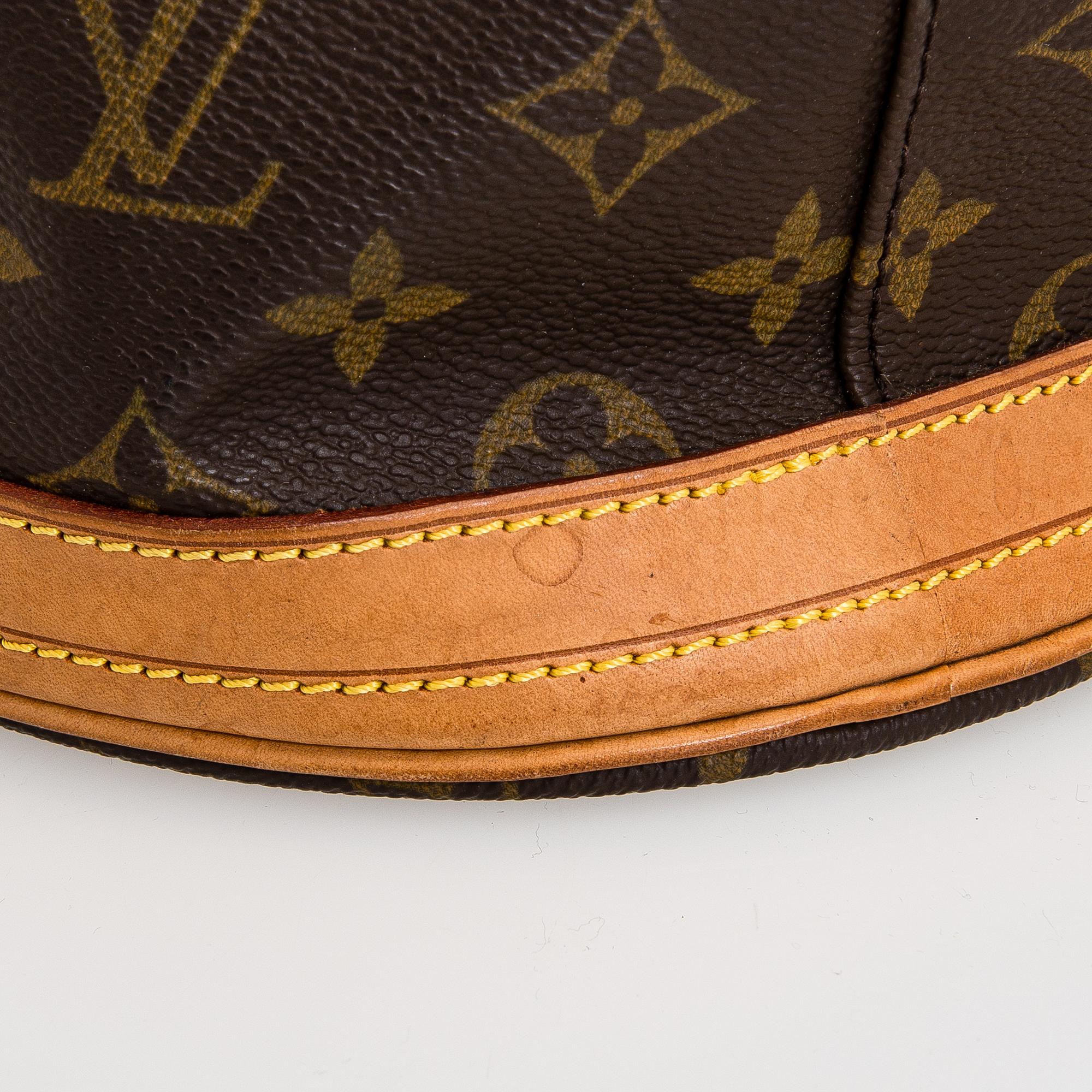 Louis Vuitton, "Bucket" ja pochette, laukku.