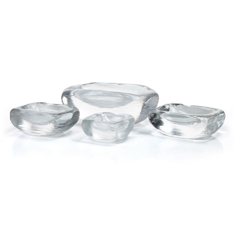 Vicke Lindstrand, Bowls, 4 pcs, glass, “Platina”, Orrefors.