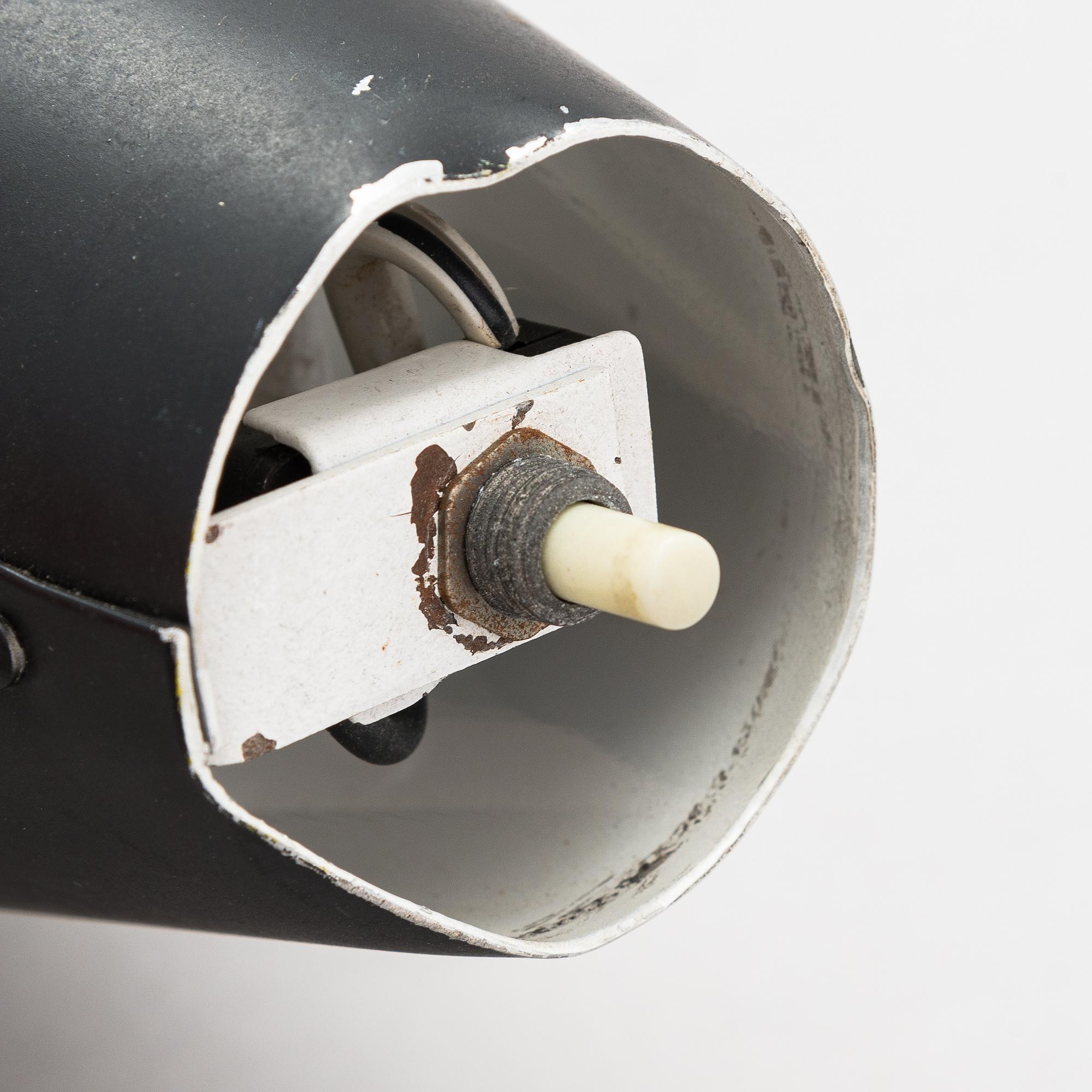 Mauri Almari, Bordslampa, K11-15, Idman, 1900-talets mitt.