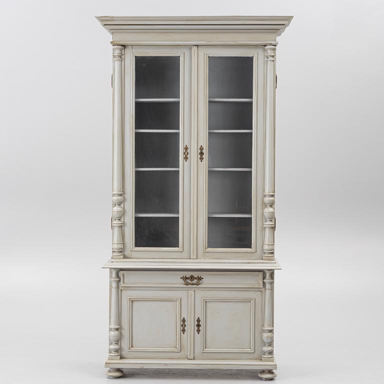 Bokskåp/ Vitrinskåp  1800-talets slut.