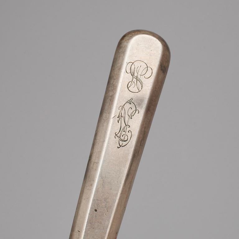 BESTICKSERVIS, 39 delar, silver, de flesta stämplade Teodor Werner, Minsk, Ryssland 1870-80-tal. Tot ca 2200 gram.