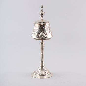 LOCKPOKAL, silver, jugend, CG Hallberg, Stockholm 1903. Vikt ca 755 gram.