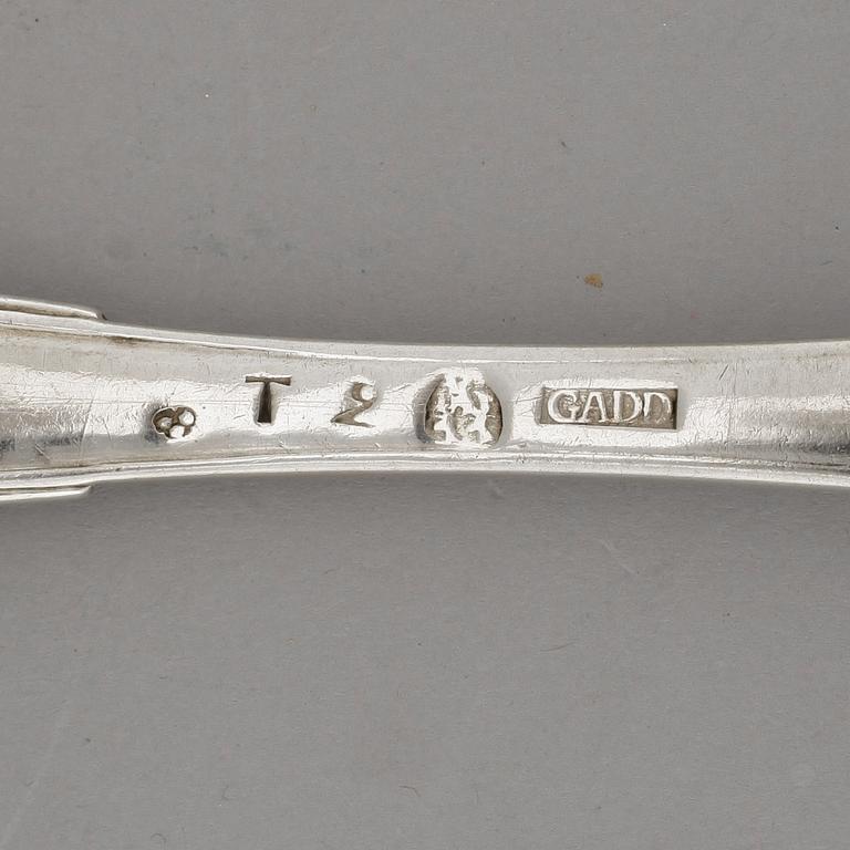 Parti silver, 5 delar, bär stämplar från bla St Petersburg, 1800-tal. Tot vikt ca 250 g.