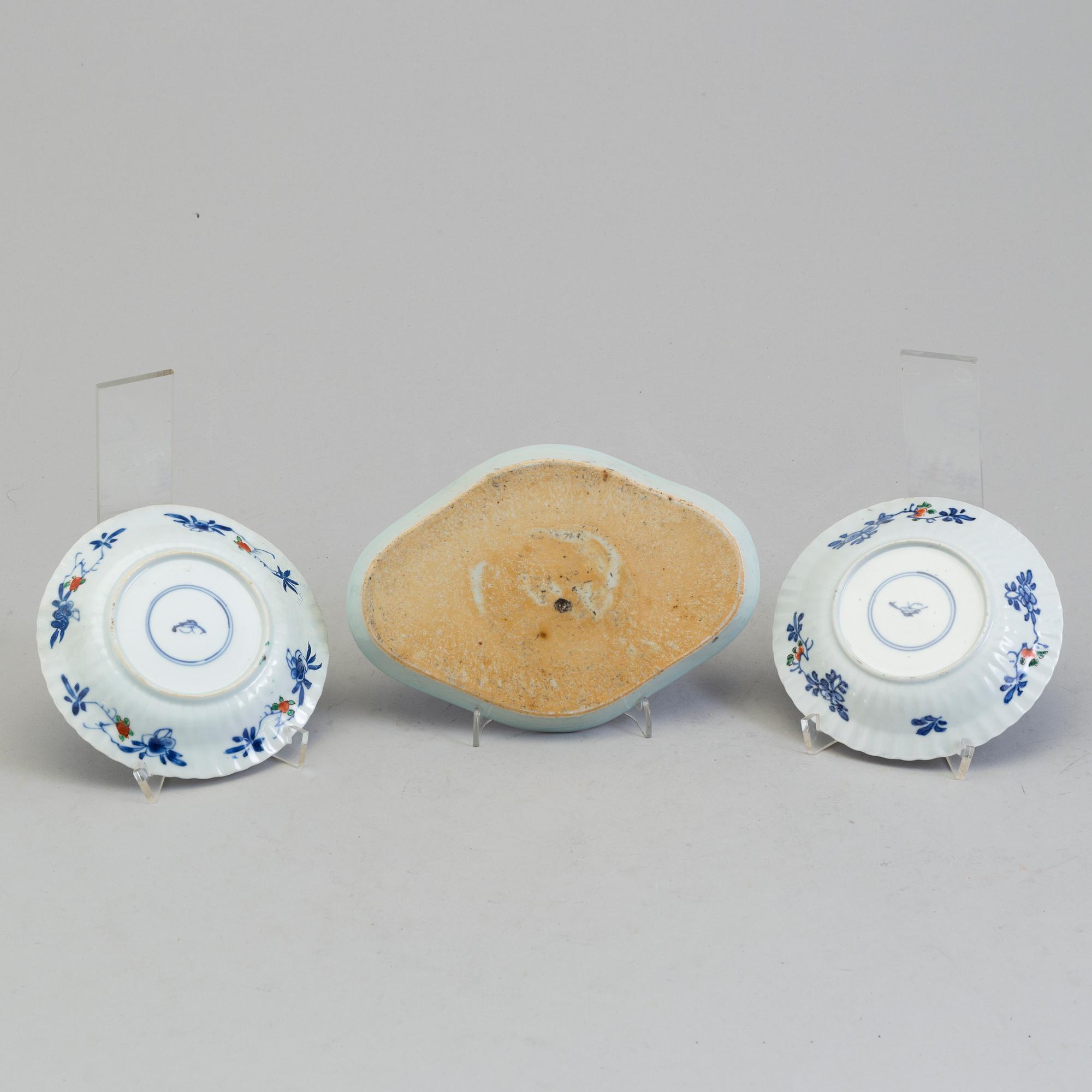 Two dishes with one tray, Qing dynasty, 18th century.