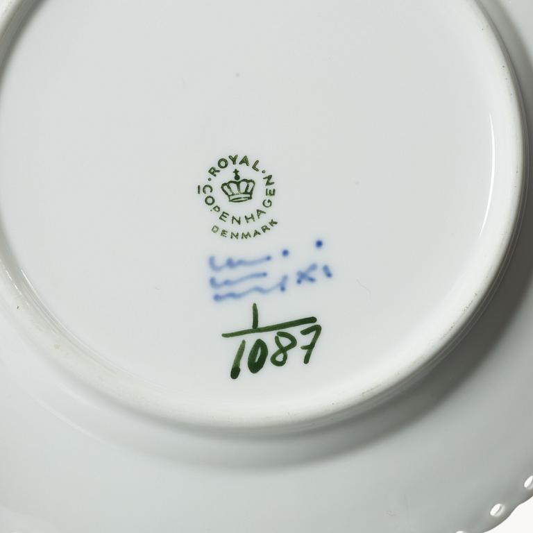 Te- och kaffeservis, 57 delar, porslin, "Musselmalet", Royal Copenhagen, Danmark.