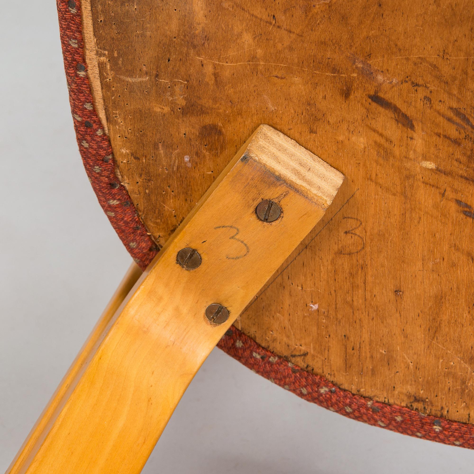 Alvar Aalto, tuolipari malli 69 ja jakkara malli 60, O.Y. Huonekalu- ja Rakennustyötehdas A.B. 1900-luvun puoliväli.