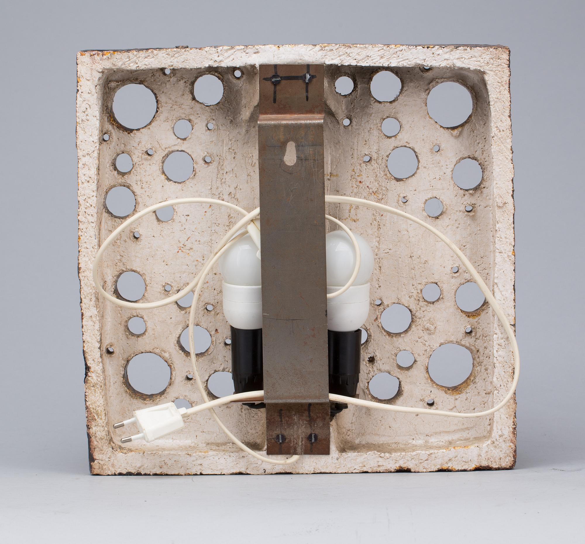 BORDS/VÄGGLAMPA, keramik,1960-70-tal.