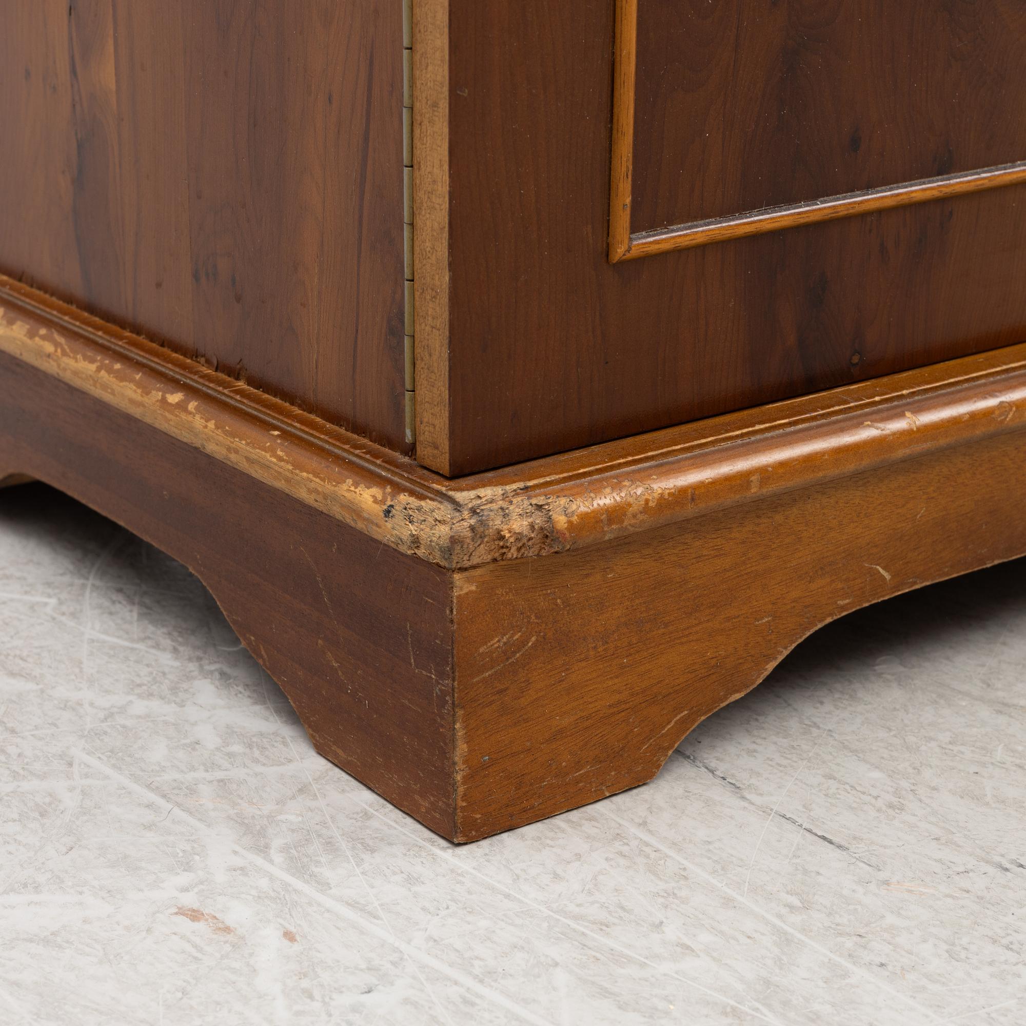 A vitrine cabinet, second part of the 20th century.
