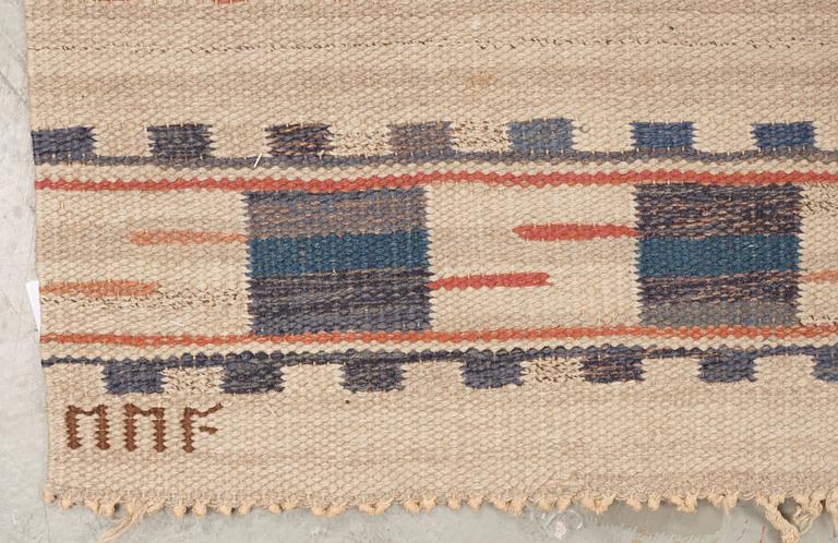 CARPET. "Sommarmattan". Flat weave. 349,5 x 259,5 cm. Signed MMF.