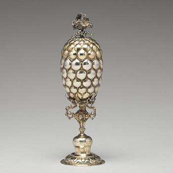 A Danzig 17th century silver-gilt grape cup, mark of Johann Gottfried Holl, Danzig (1678-1700).