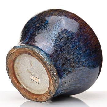 A jun glazed jar, Song/Yuan dynasty.