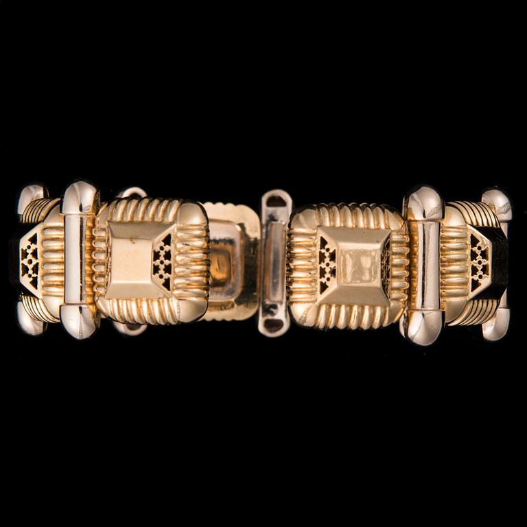 ARMRING.