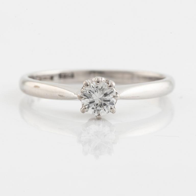 Brilliant cut diamond ring.