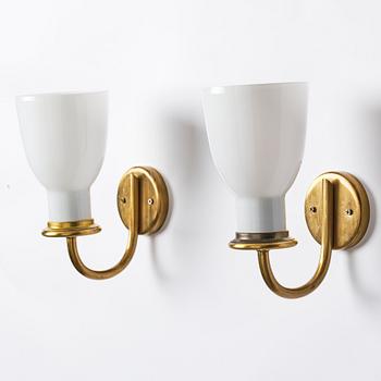 Bertil Brisborg, a pair of wall lamps model "30341", Nordiska Kompaniet, 1940s.