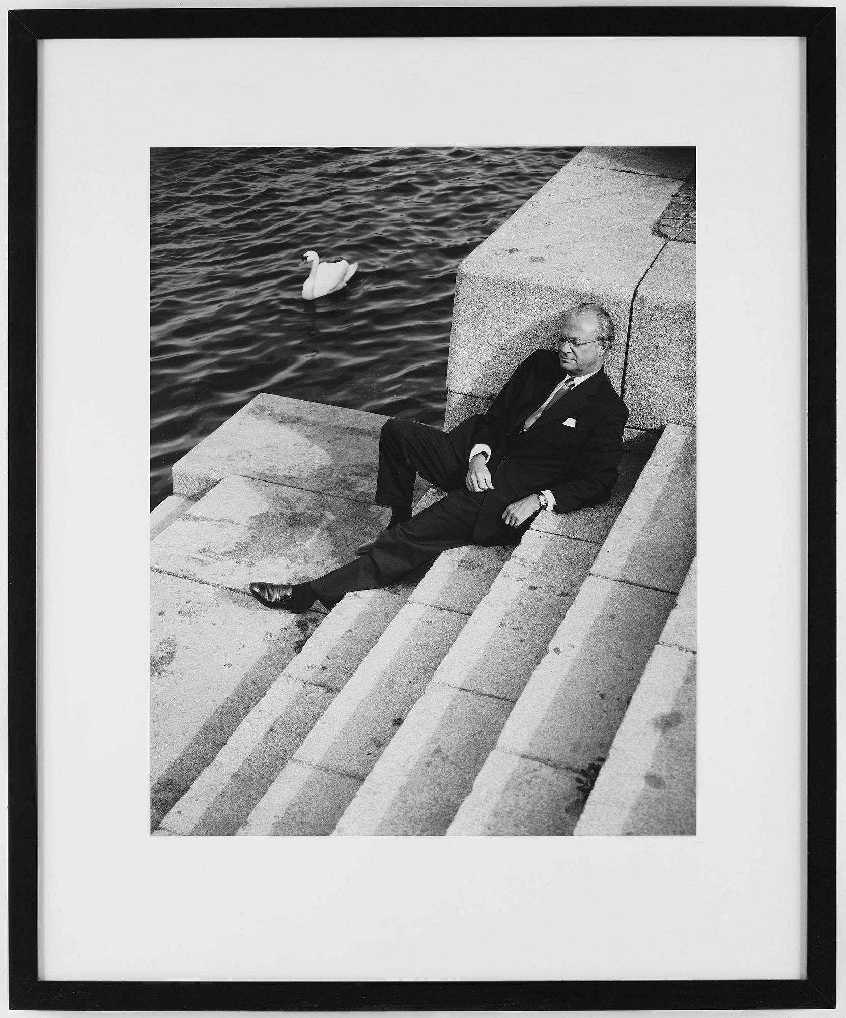 Bruno Ehrs, "Carl XVI Gustaf, Skeppsholmen, maj 2002".