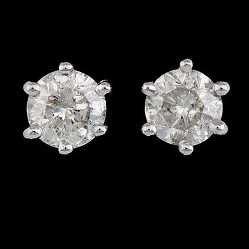 ÖRHÄNGEN, 1 par, 18K vitguld, briljantslipade diamanter tot ca 1.83 ct.