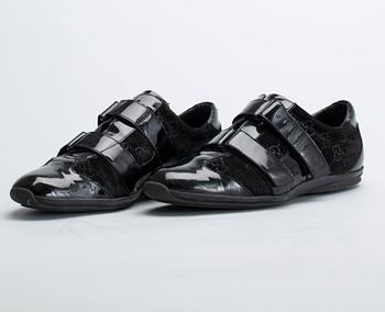 SKOR, Gucci.