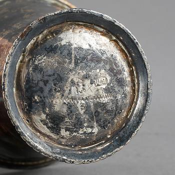 BÄGARE, silver, oidentifierad smed BM, Stockholm, 1714. Vikt ca 111 gram.