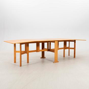 Drop-leaf table, mid/second half of the 20th century.