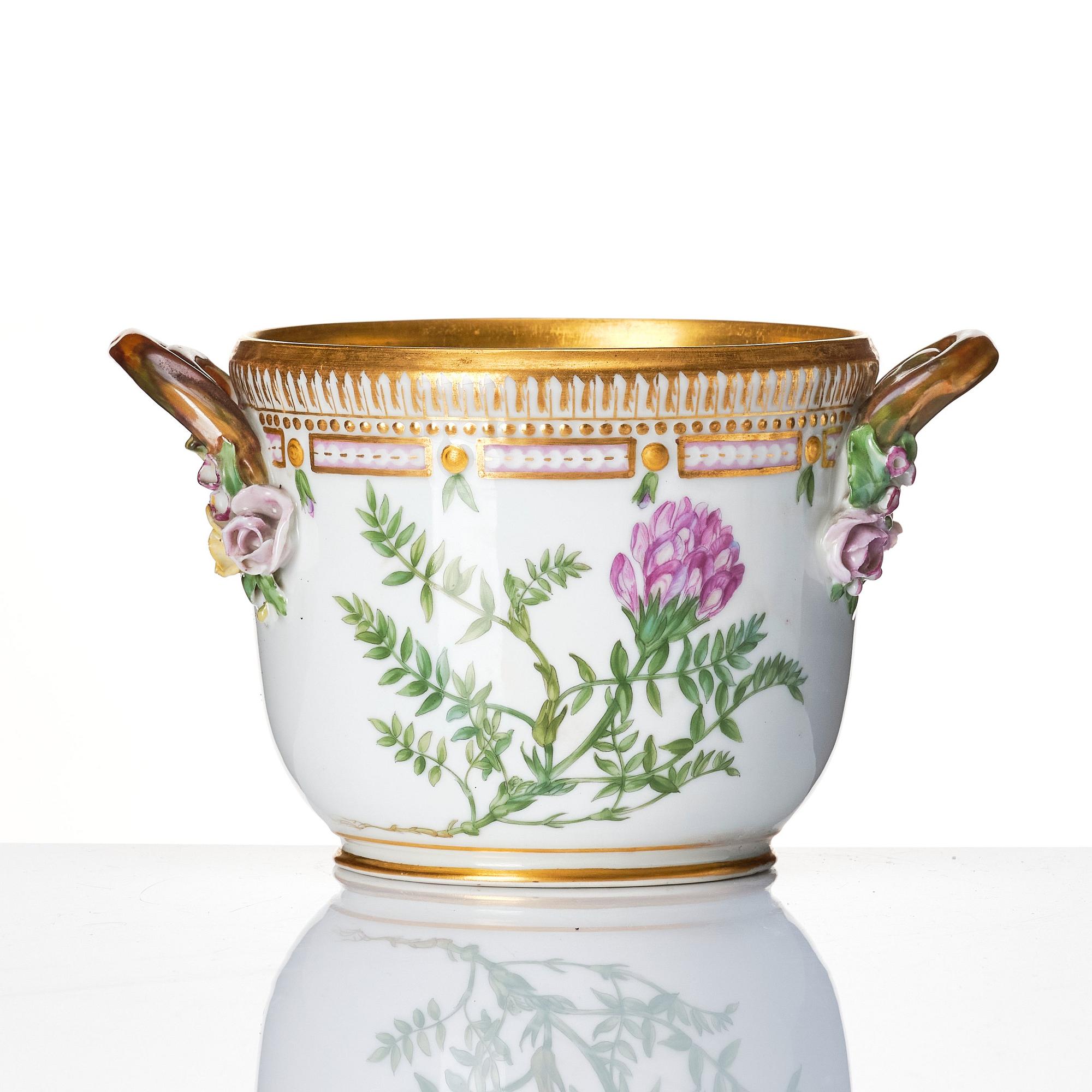 Vinkylare, porslin. Royal Copenhagen, 'Flora Danica', Danmark, 1900-tal.