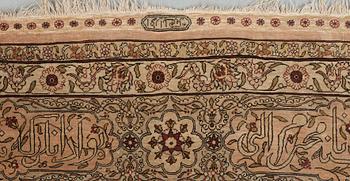 OLD SILK HEREKE. 179,5 x 124 cm.