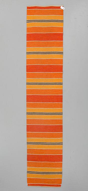 A RUNNER, flat weave,  Signed KB SKLH (Kerstin Butler, Södra Kalmar Läns Hemslöjd). 385 x 77 cm.