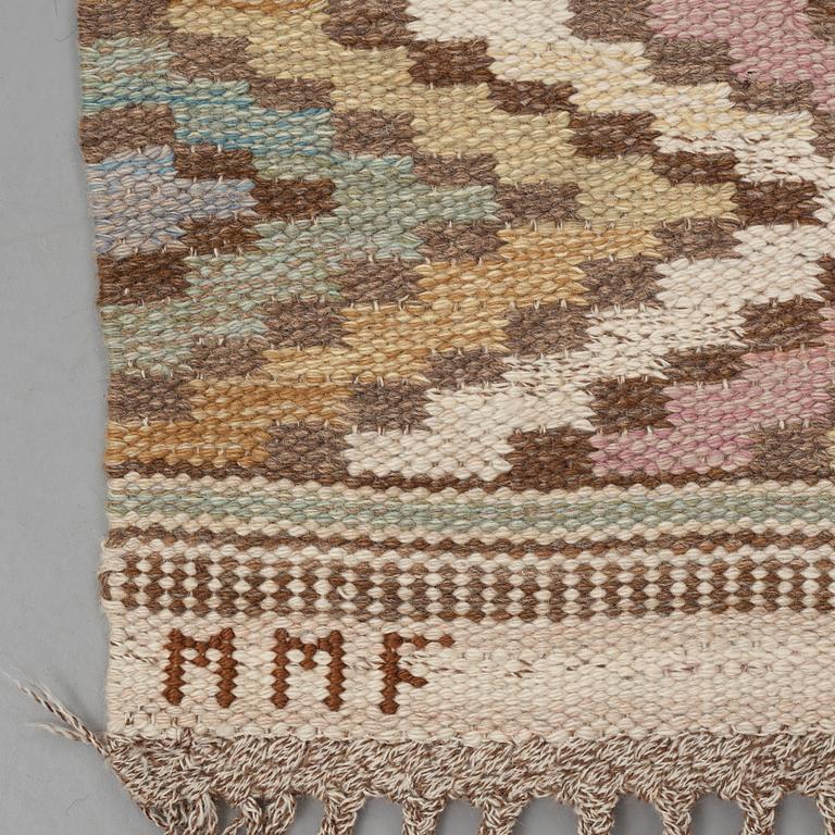 Märta Måås-Fjetterström, A carpet, "Vit botten", flat weave, ca 293-301,5 x 201,5-205 cm, signed MMF.