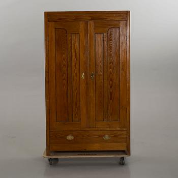 A DRESS CABINET EARLY 20TH CENTURY.