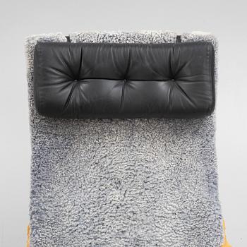 Bruno Mathsson, lounge chair, "Pernilla 3" with reading table, Firma Karl Mathsson, Värnamo, 1965-71.