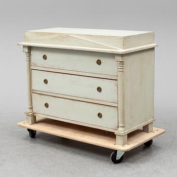 A mid 19th Century chest of drawers, Karl Johan.