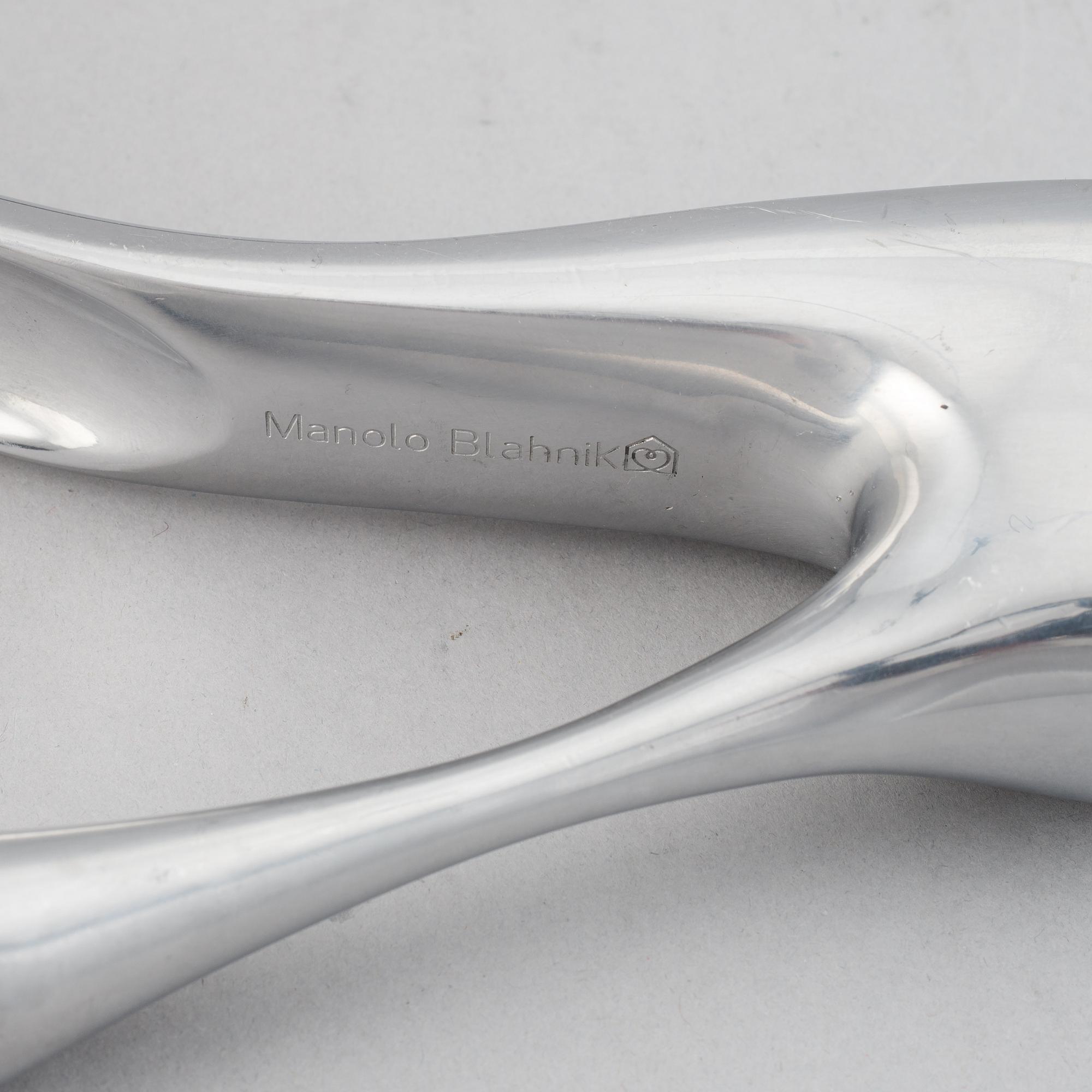 Manolo Blahnik, ett par, skohorn, metall, 2000-tal.